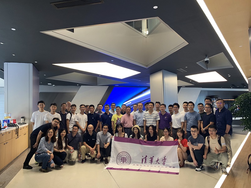 杏福平台上海校友会汽车专业委员会举行2019迎新会合影留念800.jpg